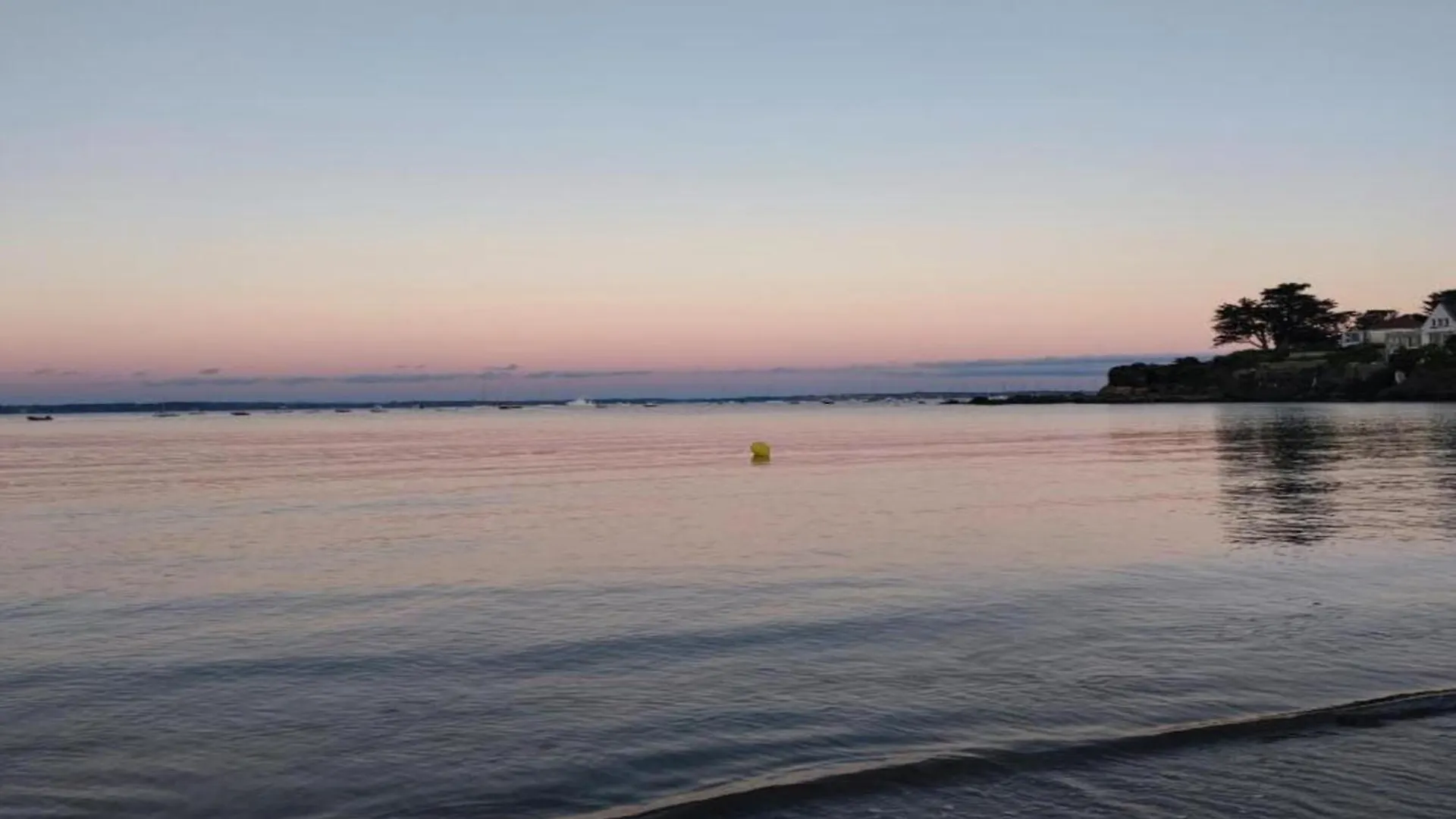 Apartment Near The Beach In Southern Brittany Plougonvelin 0*,  Γαλλία